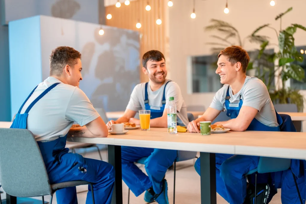 Team Lehrlinge Ausbildung Bei Nowofol Jpg Lehrlinge in der Pause